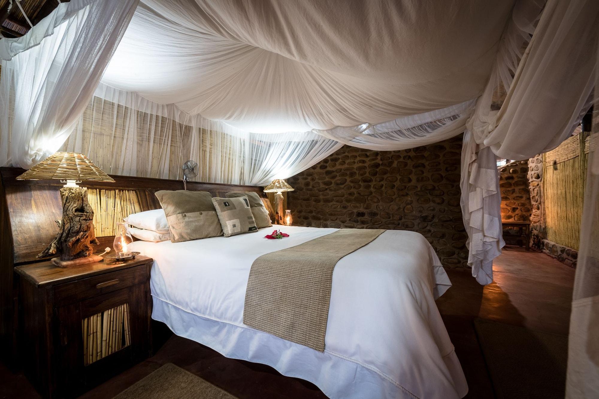 Taita Falcon Lodge Mukuni エクステリア 写真